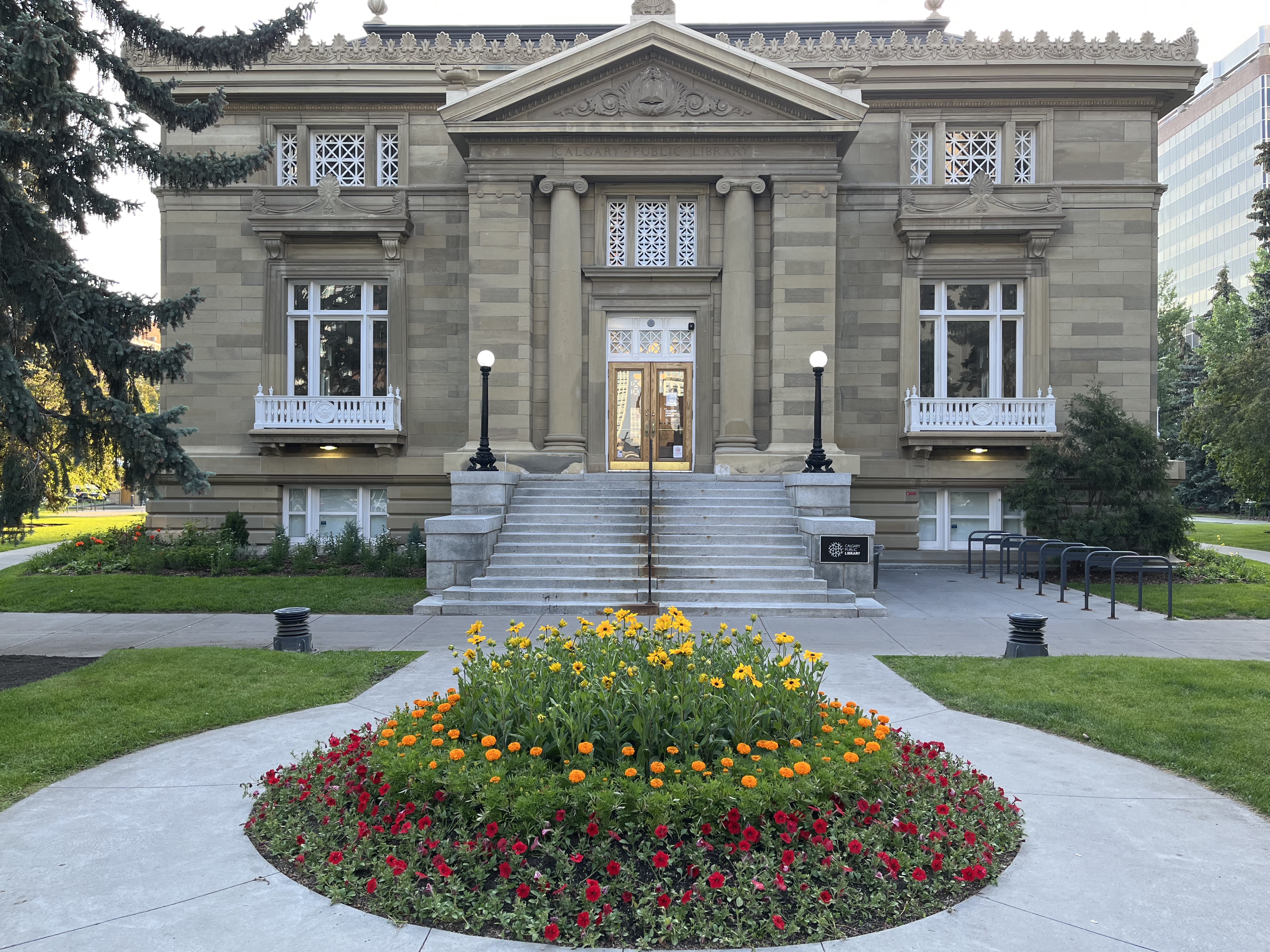 Sandstone city, urban, explore, tour