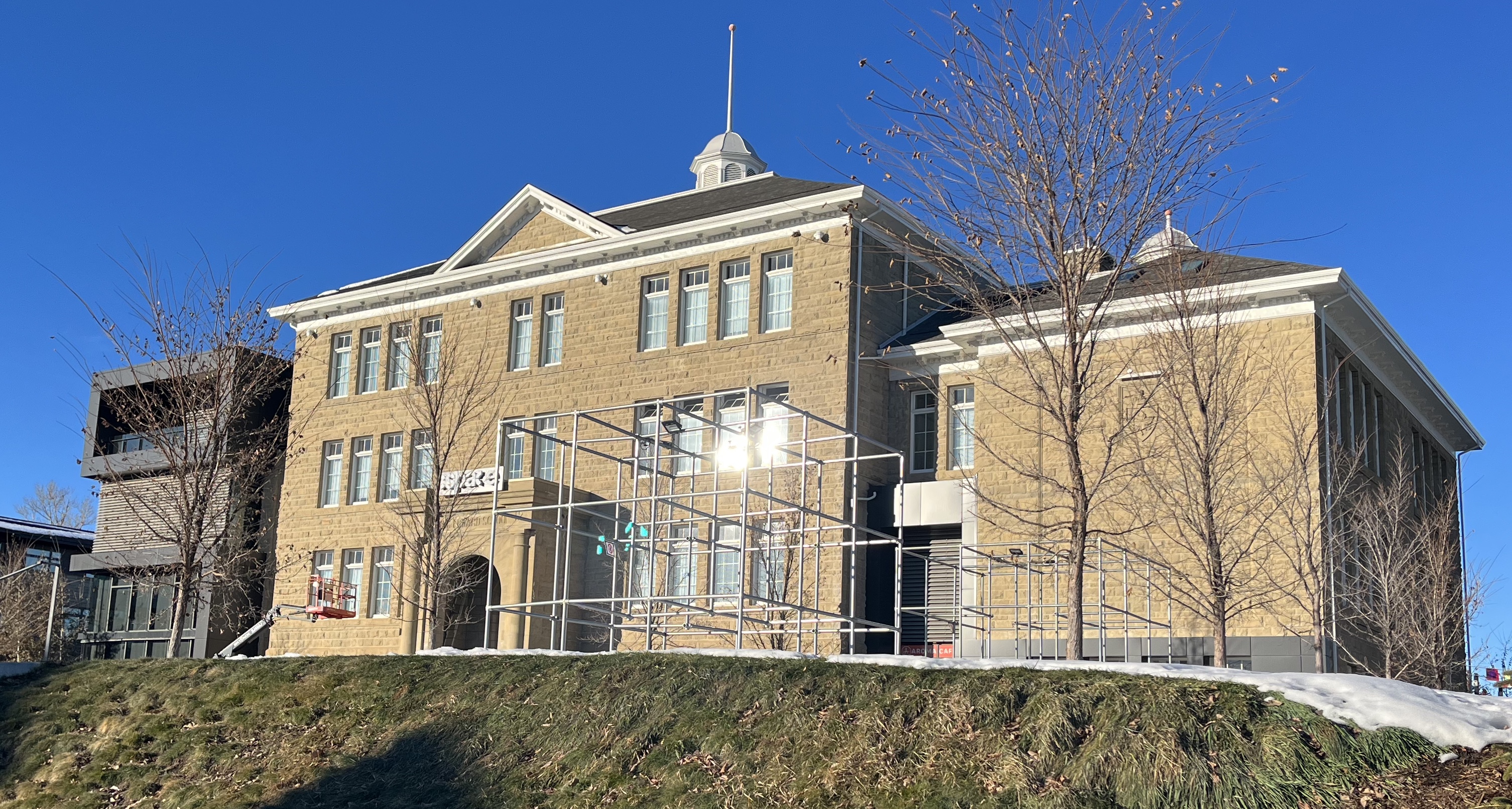 Calgary Sandstone School, history, community, King Edward