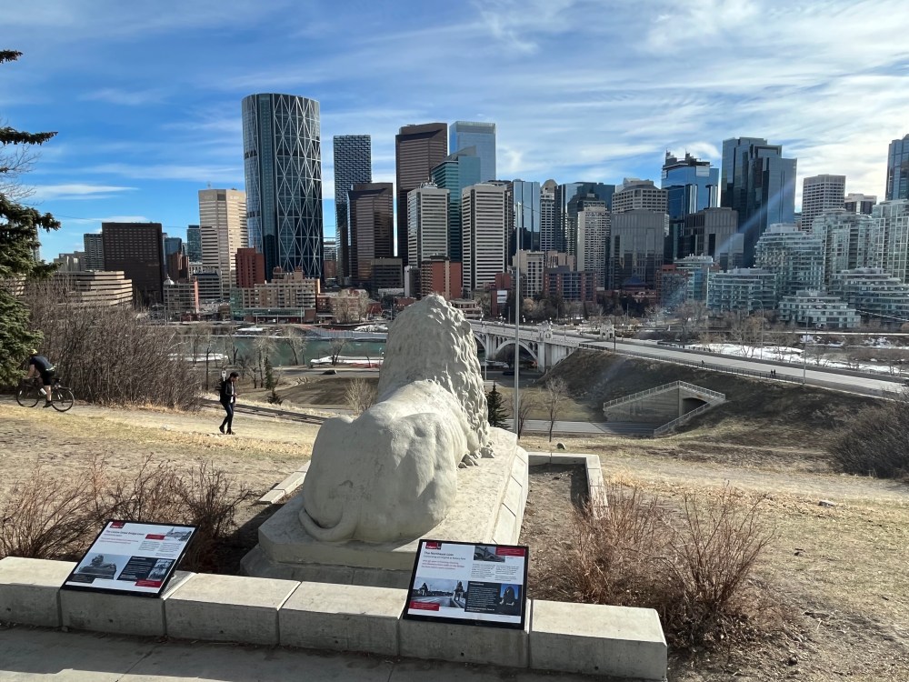 urban, art, hiking, exploring, history, walking, tour, trail